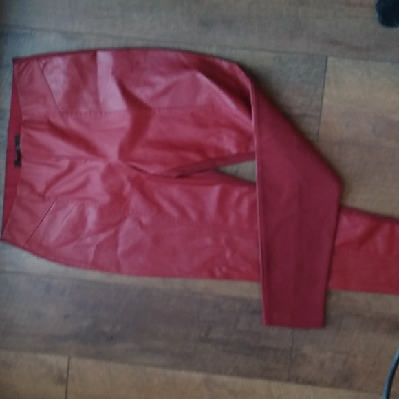 Guess - Picture 2 of 2